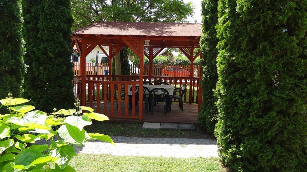 Villa Napsugar Balatonlelle Luaran gambar